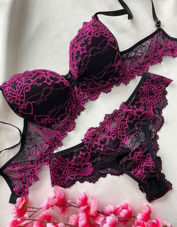 imagem CONJUNTO PREMIUM PRETO COM FUCSIA